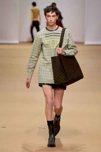Look 26